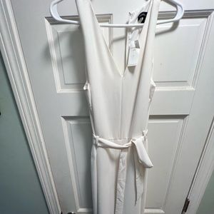 Size 8 Banana Republic jumper. New with tags!small pulls on leg